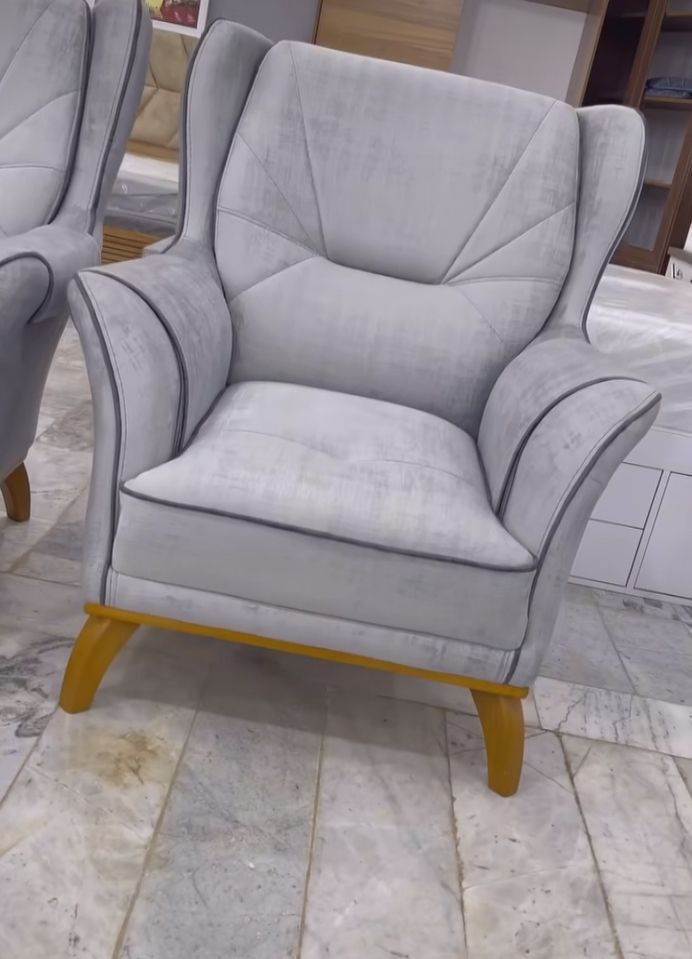 Arm Accent Chairs